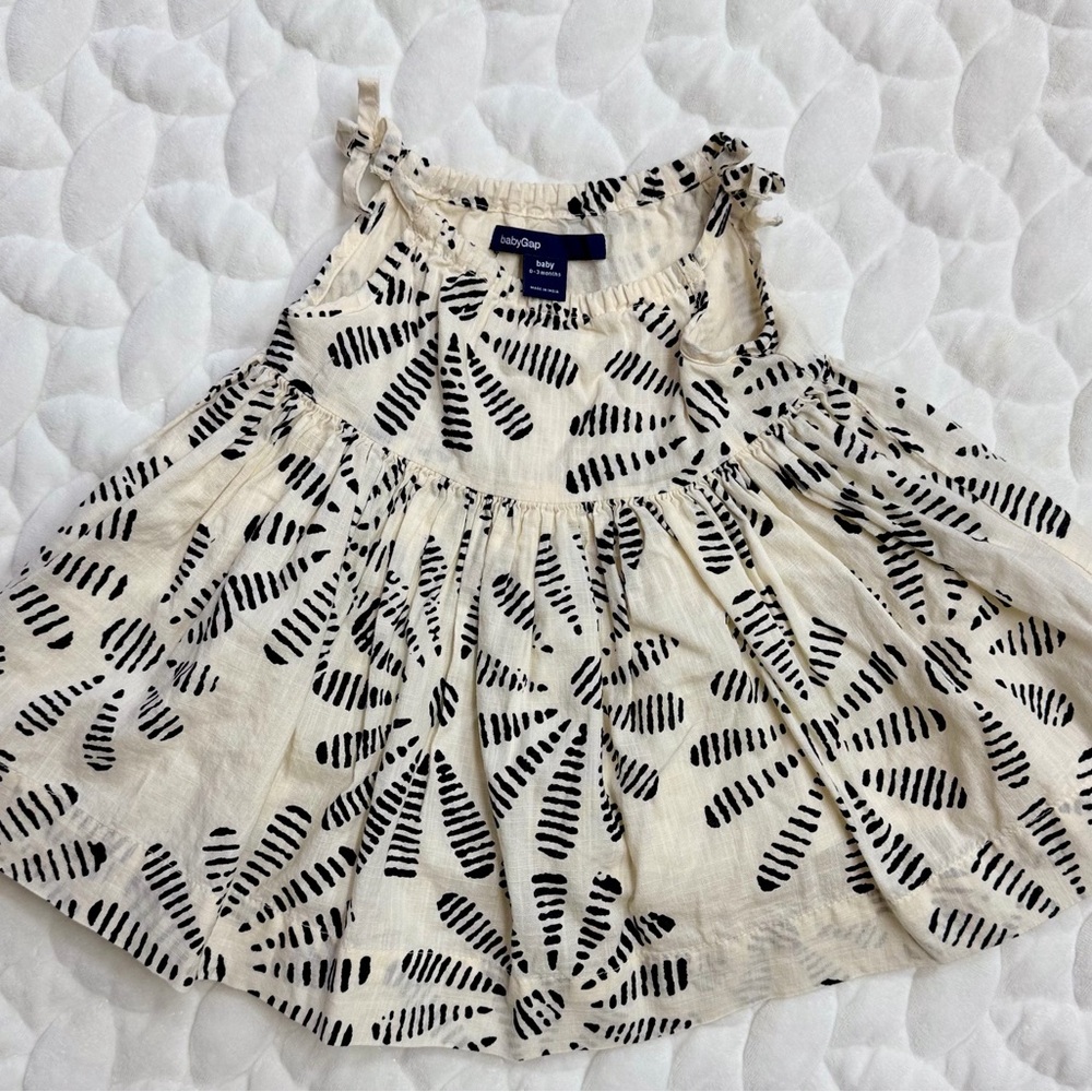 Baby Gap Kids Cream and Black Floral dress